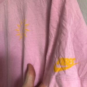 Men’s pink Nike basketball t shirt